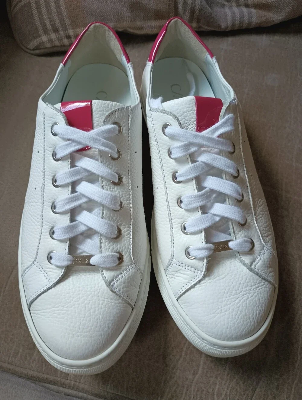 Calla Shoes Star White Grain Leather Hot Pink Accent Wide Fit Sneakers Size 42